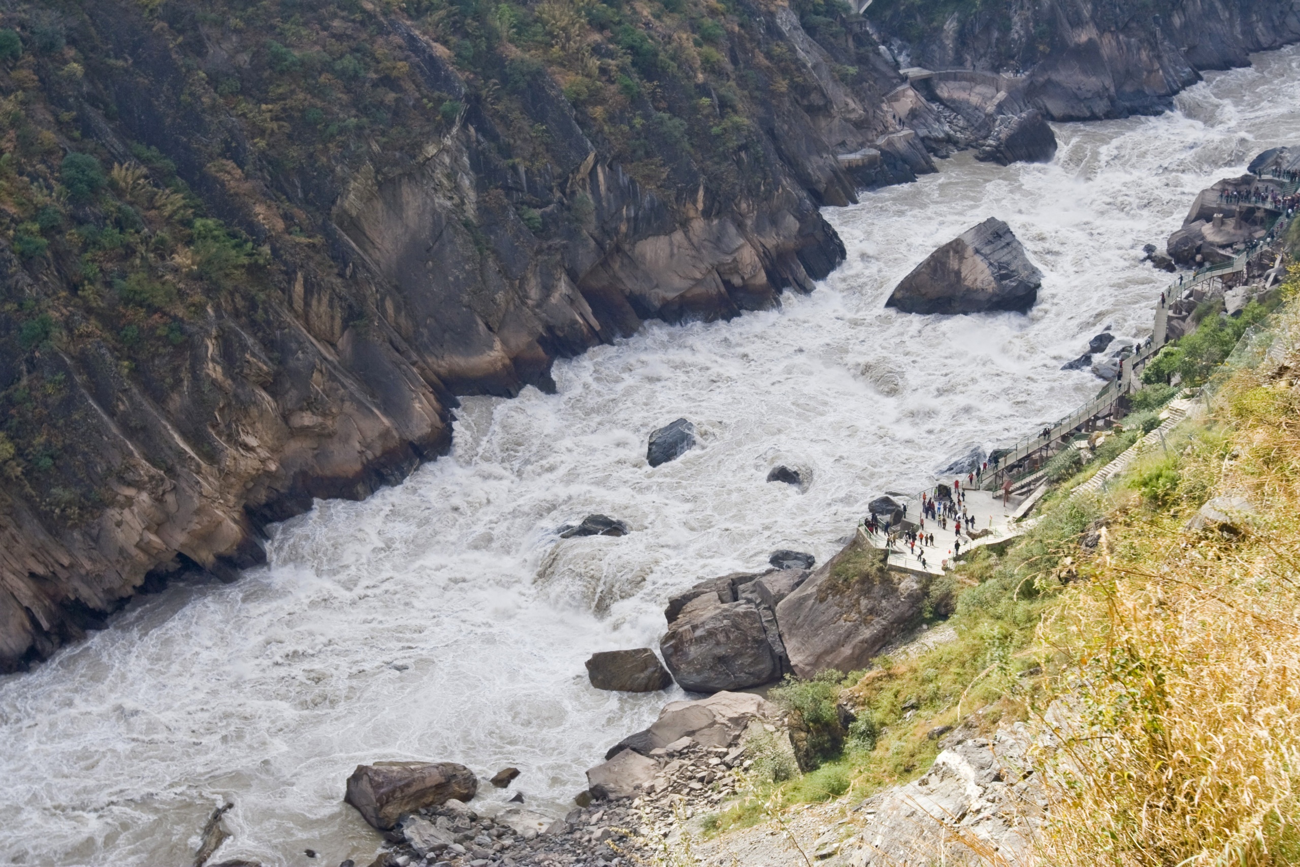 Kunming - Tiger Leaping Gorge - Jinsha River