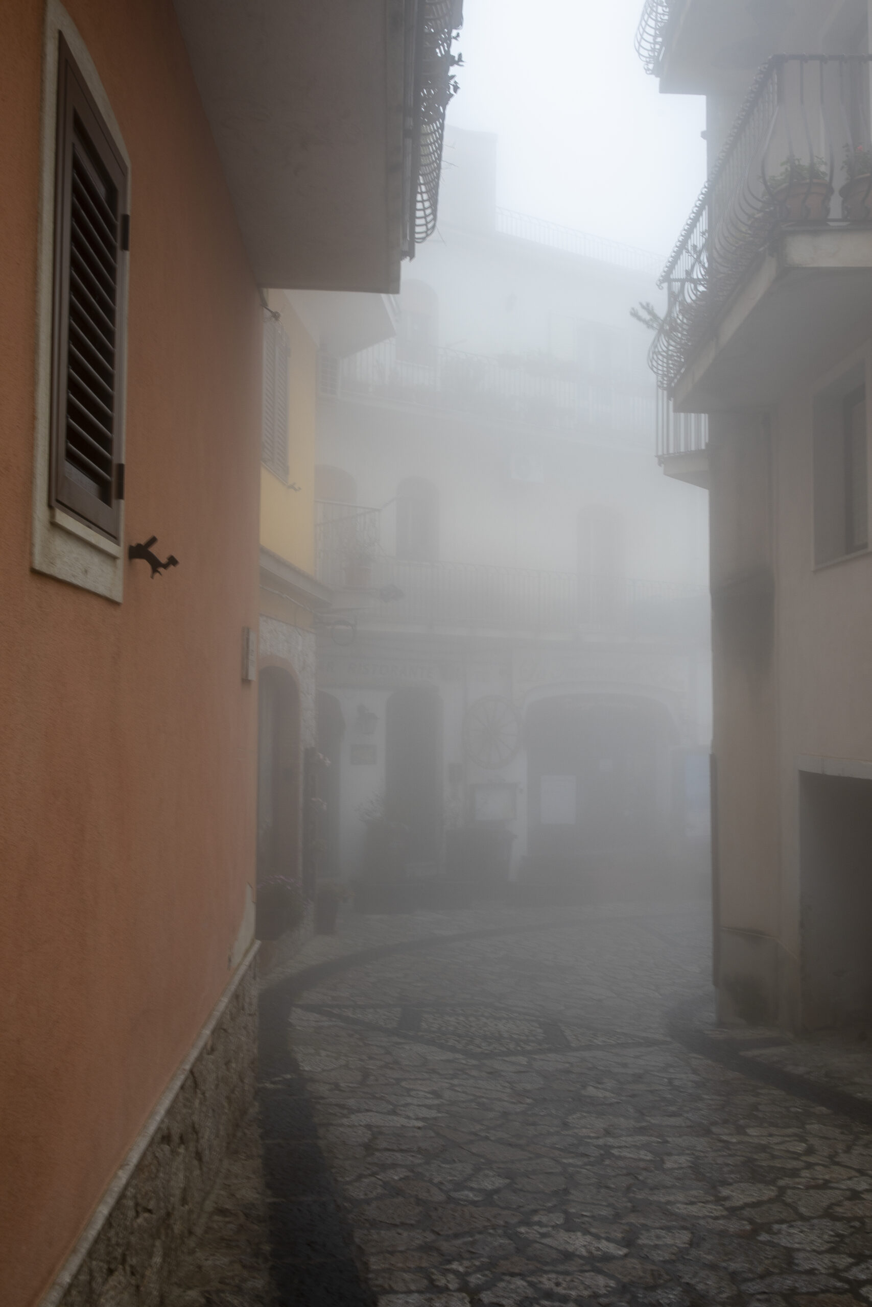 Średniowieczna miejscowość Castelmola - położona wysoko nad Taormina.